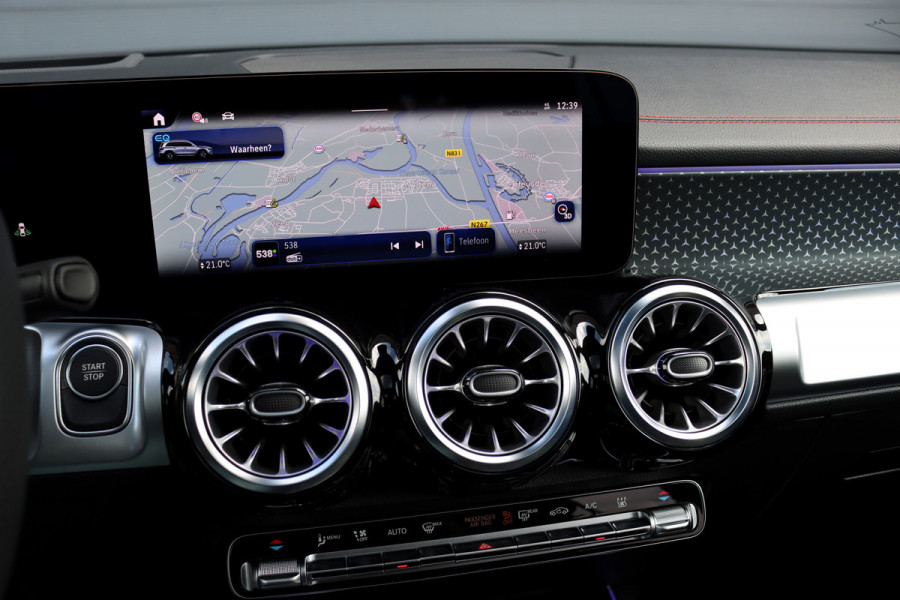 Mercedes-Benz EQB 350 4MATIC AMG Line 71 kWh | Facelift | Distronic | Burmester  | Memory | HUD | Trekhaak | Panoramadak | Verwarmd Stuurwiel | Keyless Go | Vario-achterbank |
