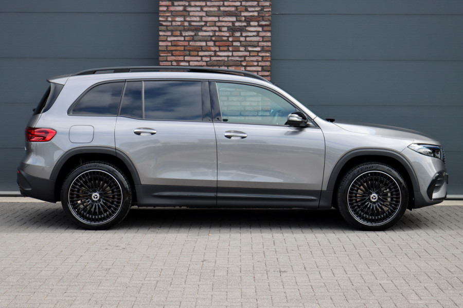 Mercedes-Benz EQB 350 4MATIC AMG Line 71 kWh | Facelift | Distronic | Burmester  | Memory | HUD | Trekhaak | Panoramadak | Verwarmd Stuurwiel | Keyless Go | Vario-achterbank |
