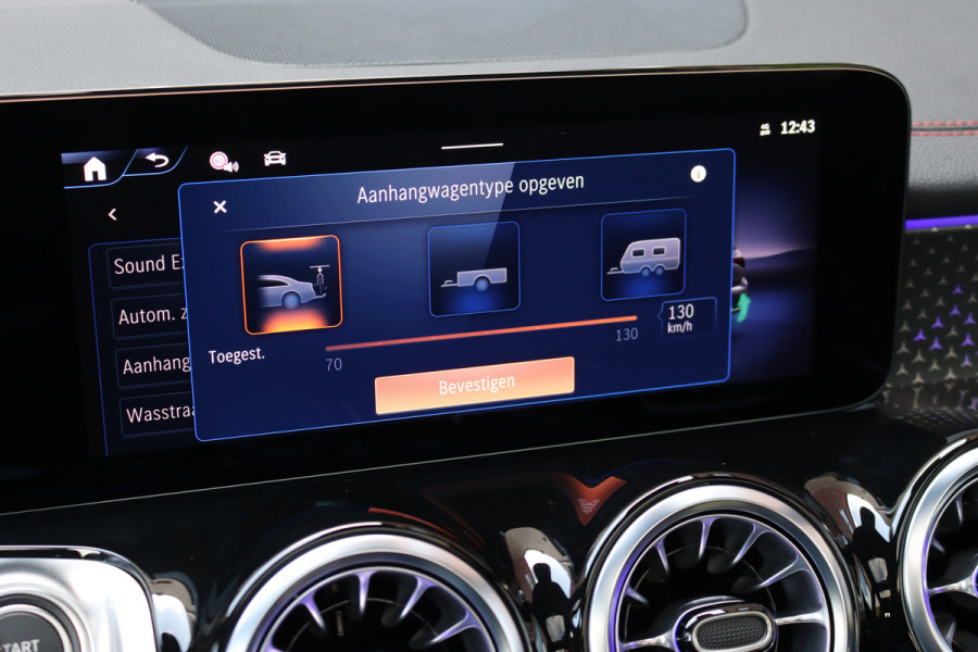 Mercedes-Benz EQB 350 4MATIC AMG Line 71 kWh | Facelift | Distronic | Burmester  | Memory | HUD | Trekhaak | Panoramadak | Verwarmd Stuurwiel | Keyless Go | Vario-achterbank |