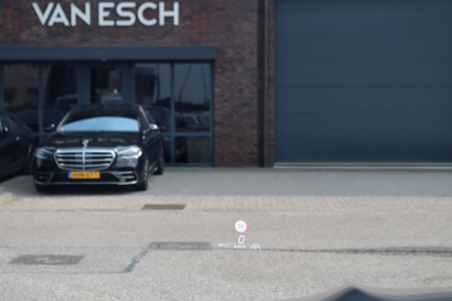 Mercedes-Benz EQB 350 4MATIC AMG Line 71 kWh | Facelift | Distronic | Burmester  | Memory | HUD | Trekhaak | Panoramadak | Verwarmd Stuurwiel | Keyless Go | Vario-achterbank |