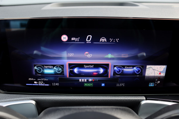 Mercedes-Benz EQB 350 4MATIC AMG Line 71 kWh | Facelift | Distronic | Burmester  | Memory | HUD | Trekhaak | Panoramadak | Verwarmd Stuurwiel | Keyless Go | Vario-achterbank |