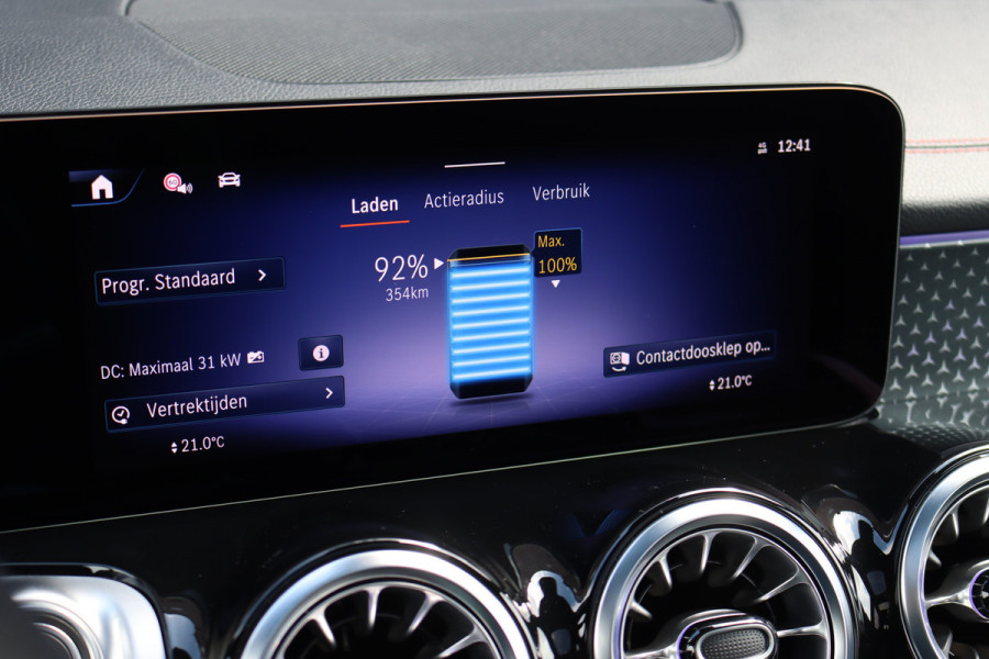 Mercedes-Benz EQB 350 4MATIC AMG Line 71 kWh | Facelift | Distronic | Burmester  | Memory | HUD | Trekhaak | Panoramadak | Verwarmd Stuurwiel | Keyless Go | Vario-achterbank |