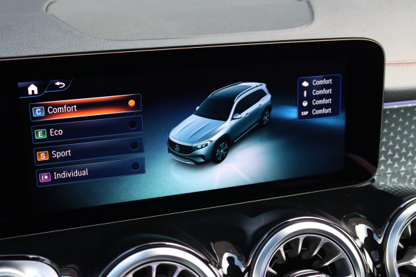 Mercedes-Benz EQB 350 4MATIC AMG Line 71 kWh | Facelift | Distronic | Burmester  | Memory | HUD | Trekhaak | Panoramadak | Verwarmd Stuurwiel | Keyless Go | Vario-achterbank |