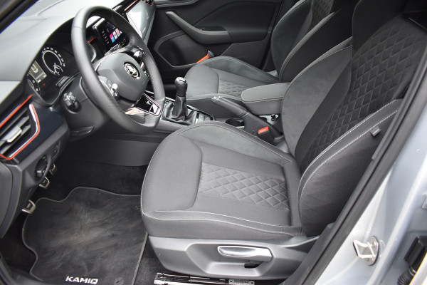 Škoda Kamiq 1.0 TSI Sport Business / Carplay / Sensoren achter / LED / Sportstoelen