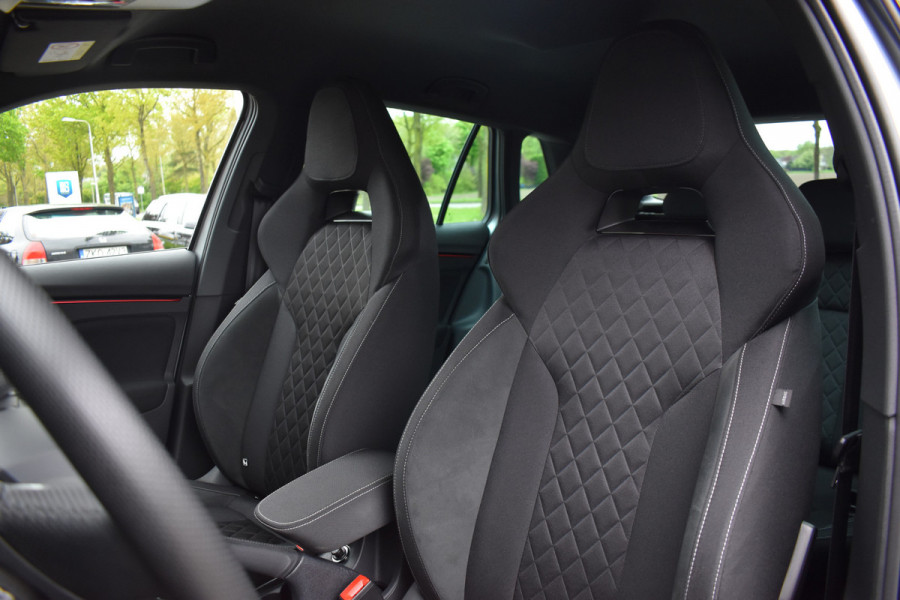 Škoda Kamiq 1.0 TSI Sport Business / Carplay / Sensoren achter / LED / Sportstoelen