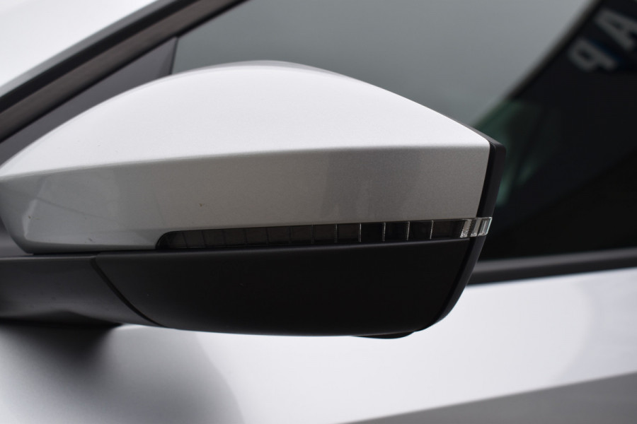 Škoda Kamiq 1.0 TSI Sport Business / Carplay / Sensoren achter / LED / Sportstoelen