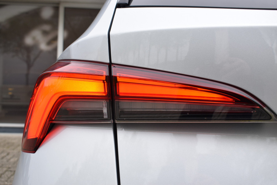 Škoda Kamiq 1.0 TSI Sport Business / Carplay / Sensoren achter / LED / Sportstoelen