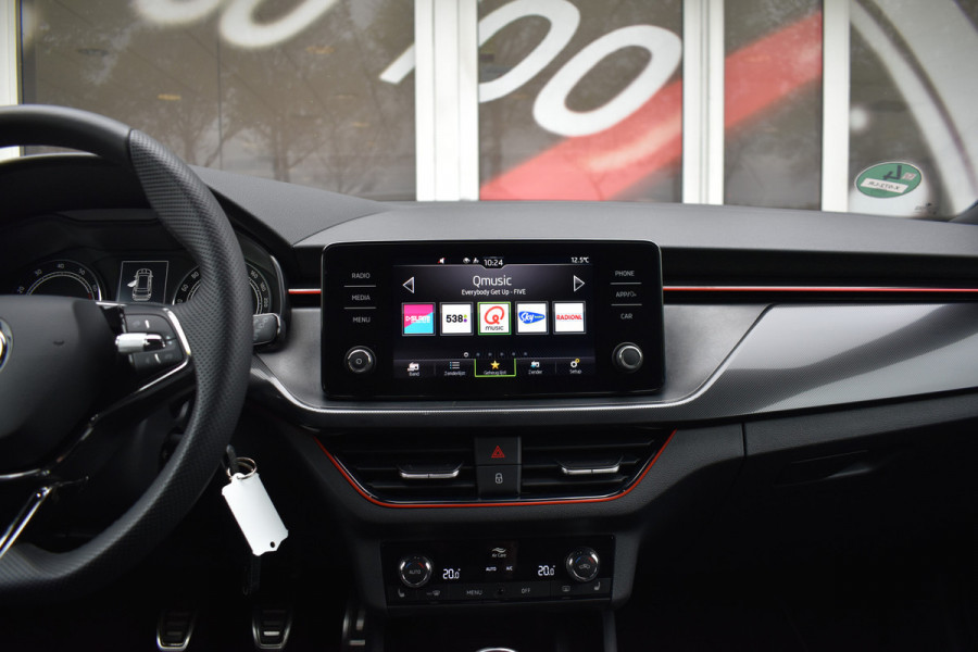 Škoda Kamiq 1.0 TSI Sport Business / Carplay / Sensoren achter / LED / Sportstoelen