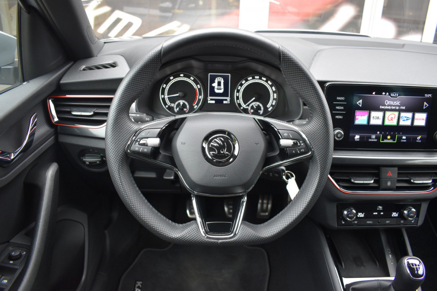 Škoda Kamiq 1.0 TSI Sport Business / Carplay / Sensoren achter / LED / Sportstoelen
