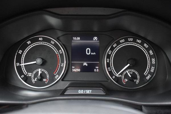 Škoda Kamiq 1.0 TSI Sport Business / Carplay / Sensoren achter / LED / Sportstoelen