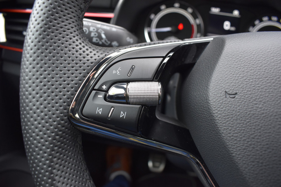 Škoda Kamiq 1.0 TSI Sport Business / Carplay / Sensoren achter / LED / Sportstoelen