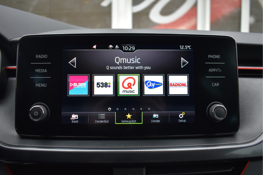 Škoda Kamiq 1.0 TSI Sport Business / Carplay / Sensoren achter / LED / Sportstoelen