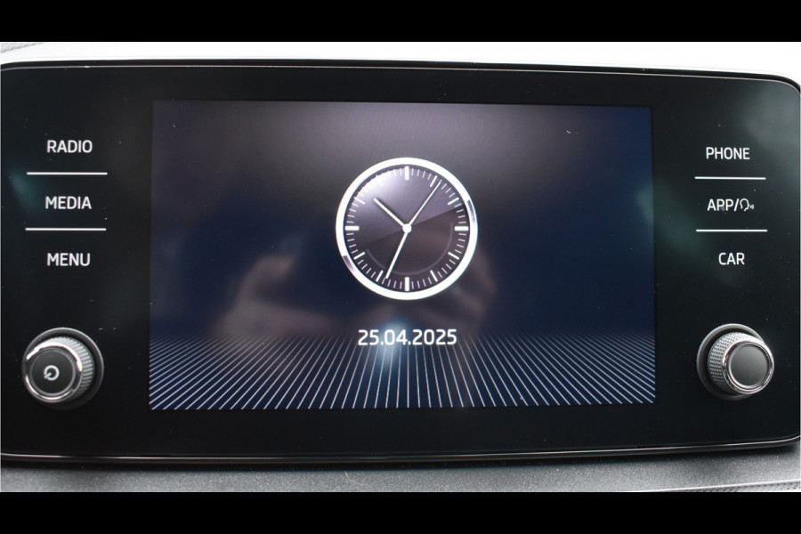 Škoda Kamiq 1.0 TSI Sport Business / Carplay / Sensoren achter / LED / Sportstoelen
