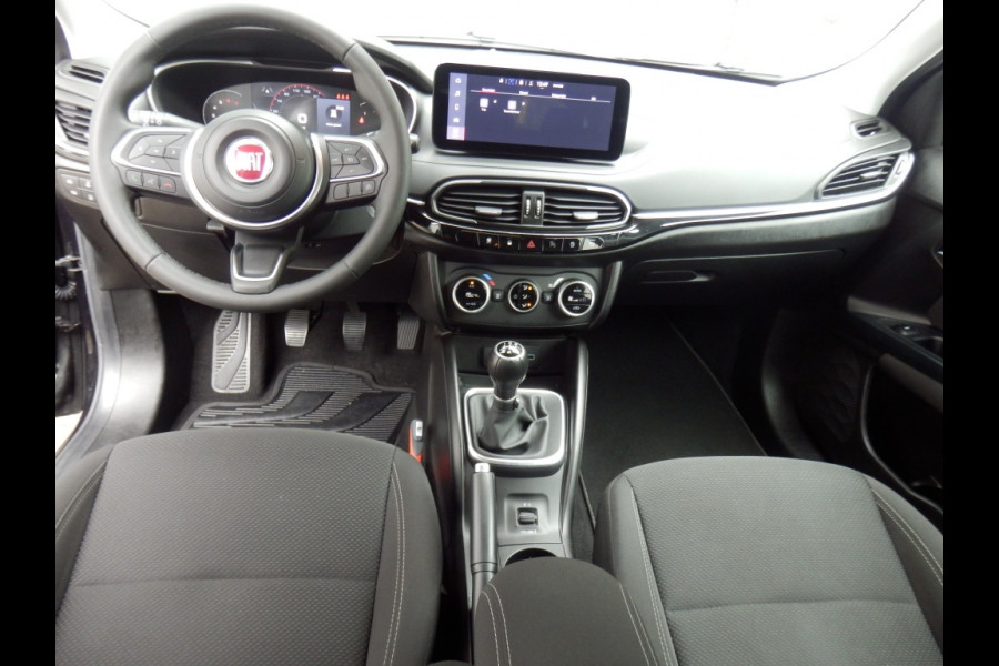 Fiat Tipo 100pk | Station | Life | Camera | Clima | Apple Carpl/ Andr. Aut
