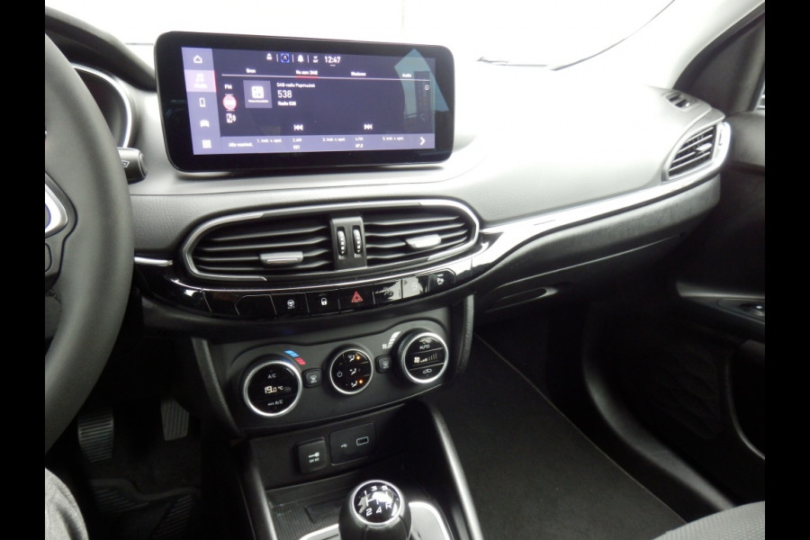 Fiat Tipo 100pk | Station | Life | Camera | Clima | Apple Carpl/ Andr. Aut