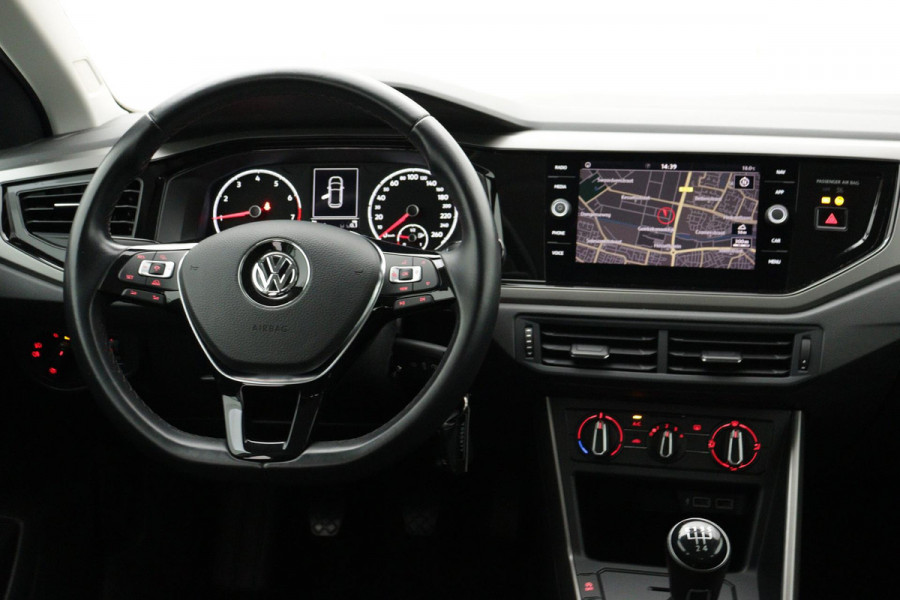 Volkswagen Polo 1.0 TSI Comfortline (NAVIGATIE CARPLAY, STUURBEDIENING, 1e EIGENAAR, GOED ONDERHOUDEN)