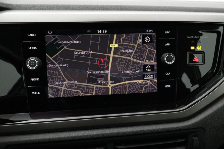 Volkswagen Polo 1.0 TSI Comfortline (NAVIGATIE CARPLAY, STUURBEDIENING, 1e EIGENAAR, GOED ONDERHOUDEN)
