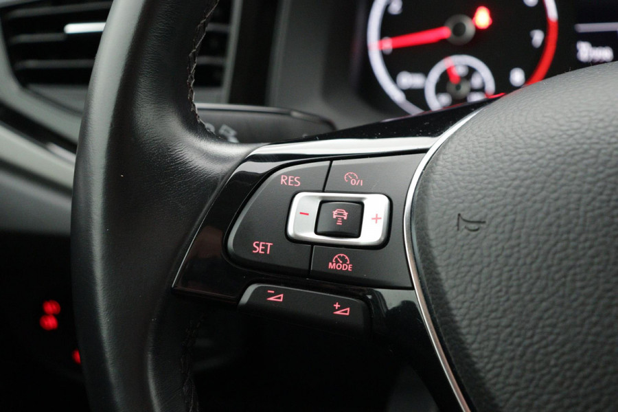 Volkswagen Polo 1.0 TSI Comfortline (NAVIGATIE CARPLAY, STUURBEDIENING, 1e EIGENAAR, GOED ONDERHOUDEN)