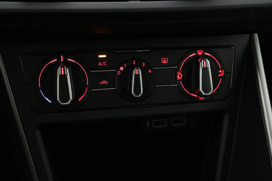 Volkswagen Polo 1.0 TSI Comfortline (NAVIGATIE CARPLAY, STUURBEDIENING, 1e EIGENAAR, GOED ONDERHOUDEN)