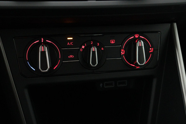 Volkswagen Polo 1.0 TSI Comfortline (NAVIGATIE CARPLAY, STUURBEDIENING, 1e EIGENAAR, GOED ONDERHOUDEN)
