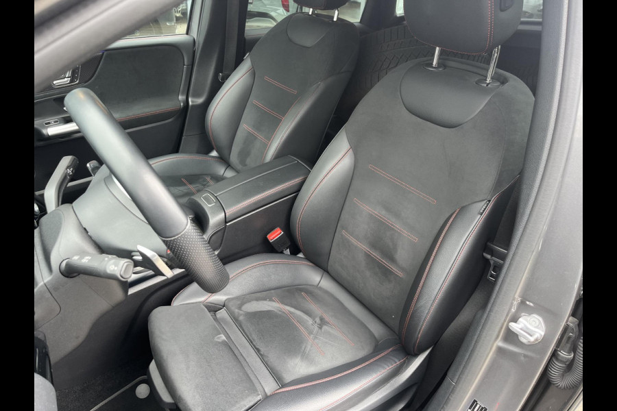 Mercedes-Benz B-Klasse 220 Launch Edition Premium Plus | 190pk Automaat | Panoramadak | Matrix LED | Stoelverwarming | Winterset