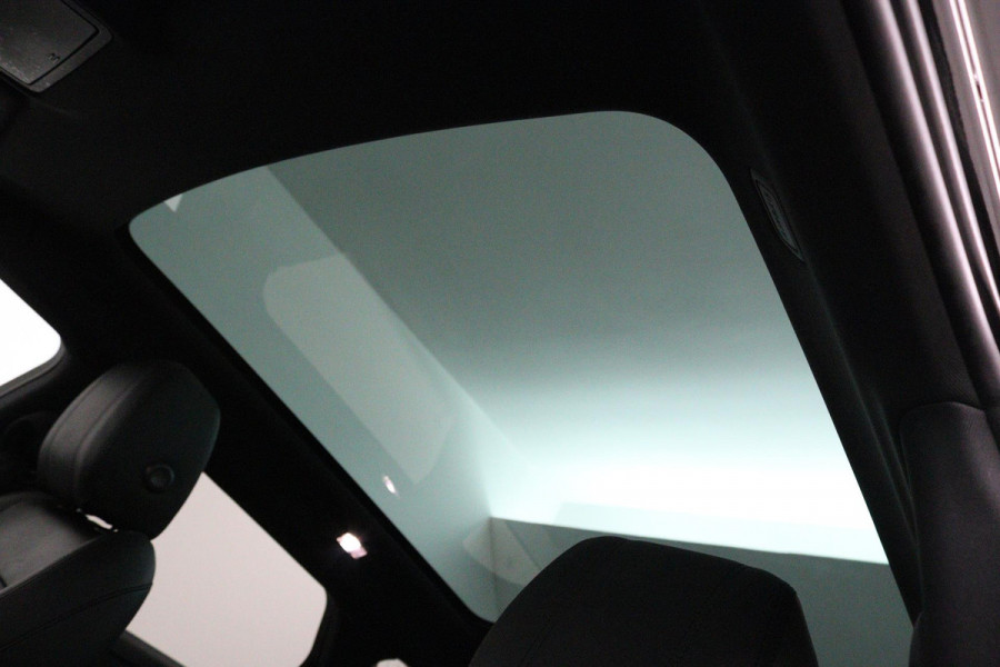 Land Rover Range Rover Evoque 2.0 P250 AWD S (PARKEERSENSOREN, STUUR/STOEL VERWARMING, CAMERA, NAVIGATIE, ELEKTR STOELEN)