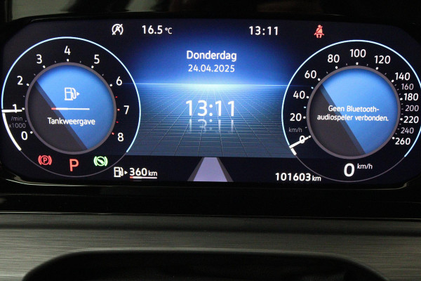 Volkswagen GOLF Variant 1.5 eTSI Style (ACHTERUITRIJCAMERA, PARKEERSENSOREN, NAVIGATIE, ELEKTR STOELEN, SFEERVERLICHTING)