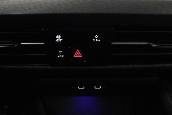 Volkswagen GOLF Variant 1.5 eTSI Style (ACHTERUITRIJCAMERA, PARKEERSENSOREN, NAVIGATIE, ELEKTR STOELEN, SFEERVERLICHTING)