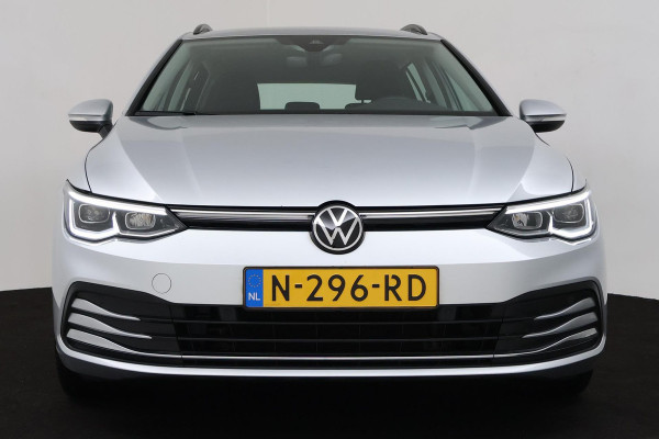 Volkswagen GOLF Variant 1.5 eTSI Style (ACHTERUITRIJCAMERA, PARKEERSENSOREN, NAVIGATIE, ELEKTR STOELEN, SFEERVERLICHTING)