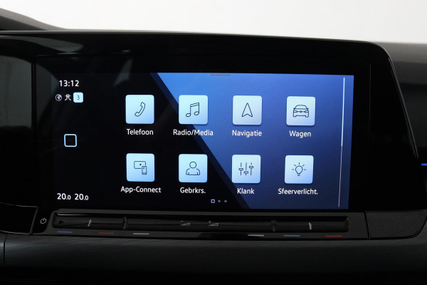 Volkswagen GOLF Variant 1.5 eTSI Style (ACHTERUITRIJCAMERA, PARKEERSENSOREN, NAVIGATIE, ELEKTR STOELEN, SFEERVERLICHTING)