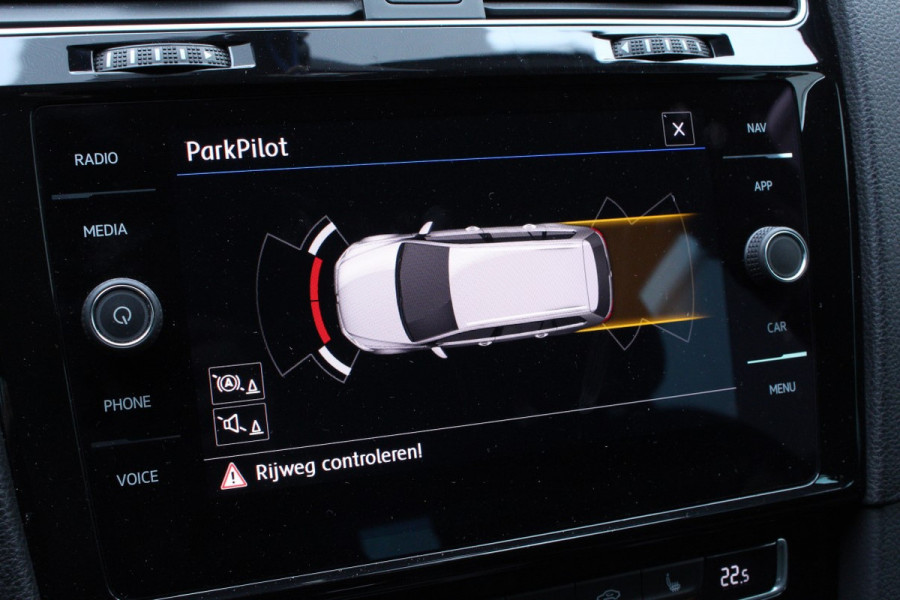 Volkswagen GOLF Variant 1.5 TSI R-Line 1eEIGNR! NAV BT STOELVW PDC '19