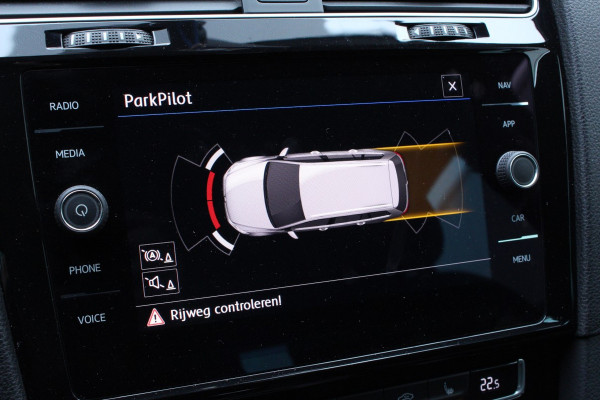 Volkswagen GOLF Variant 1.5 TSI R-Line 1eEIGNR! NAV BT STOELVW PDC '19