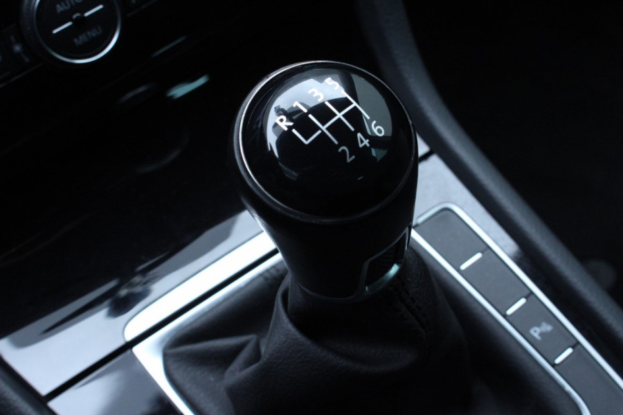 Volkswagen GOLF Variant 1.5 TSI R-Line 1eEIGNR! NAV BT STOELVW PDC '19