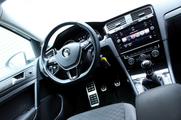 Volkswagen GOLF Variant 1.5 TSI R-Line 1eEIGNR! NAV BT STOELVW PDC '19