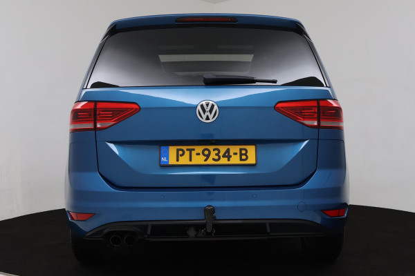 Volkswagen Touran 1.4 TSI Comfortline Business (PANORAMADAK, PARKEERSENSOREN, TREKHAAK, CAMERA, STOELVERWARMING, NAVIGATIE)
