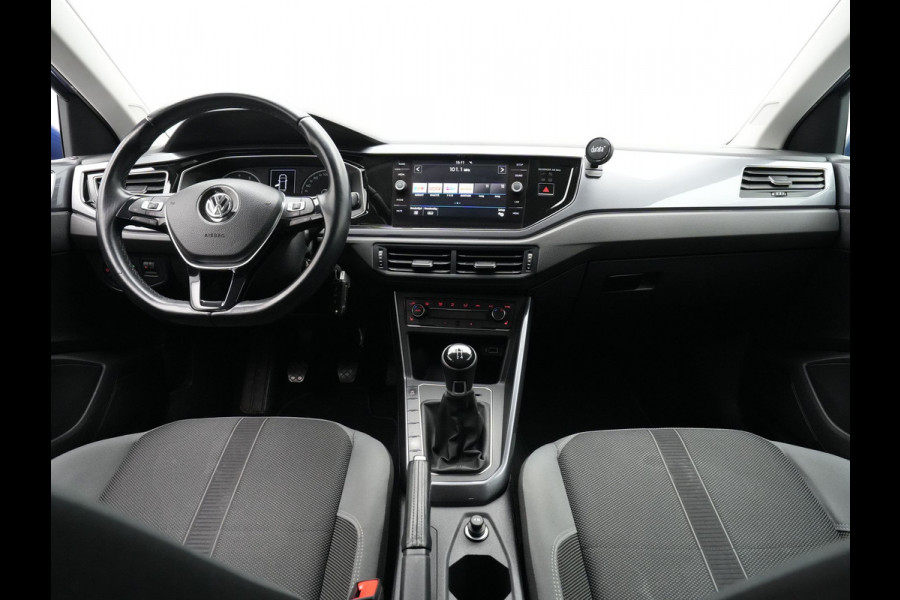 Volkswagen Polo 1.0 TSI 95pk Highline Stoelverwarming Clima Pdc Lm Velgen 140