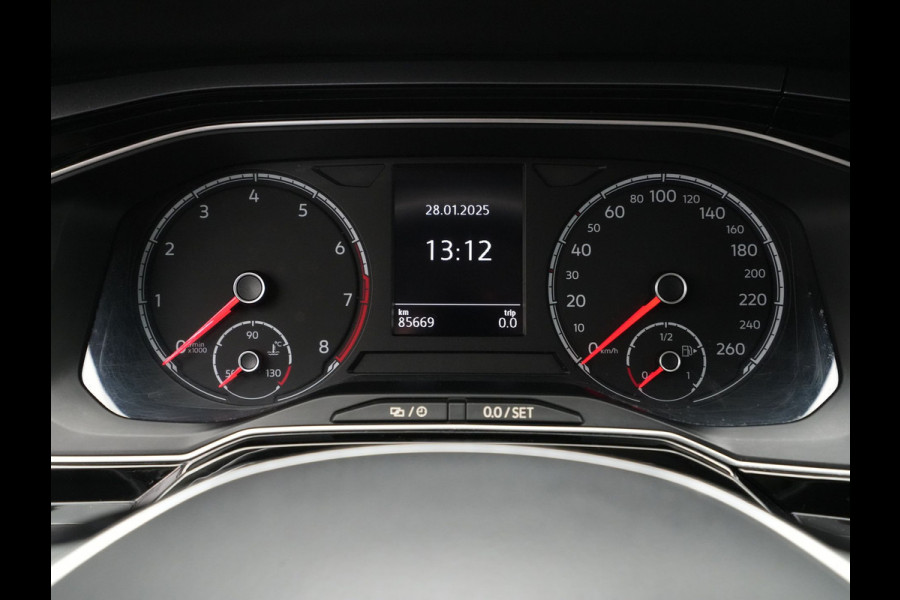 Volkswagen Polo 1.0 TSI 95pk Highline Stoelverwarming Clima Pdc Lm Velgen 140