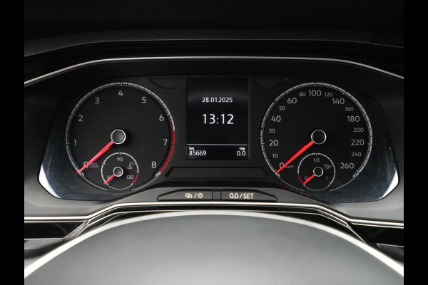 Volkswagen Polo 1.0 TSI 95pk Highline Stoelverwarming Clima Pdc Lm Velgen 140