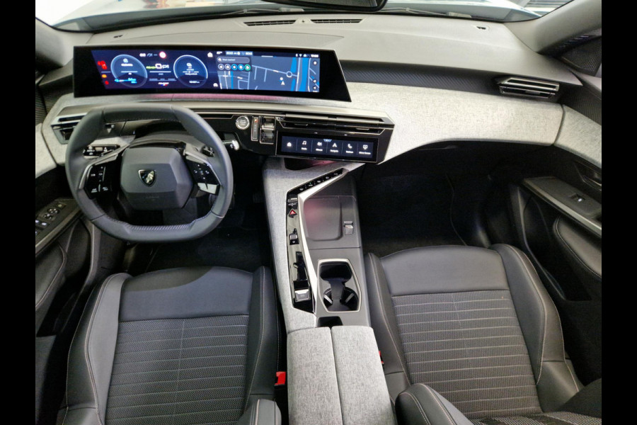 Peugeot E-3008 Allure 73 kWh | Trekhaak | Panoramic Navigation Pack