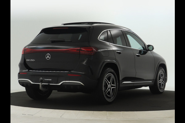 Mercedes-Benz EQA 250+ AMG Line LIMITED | Trekhaak | Parkeerpakket met achteruitrijcamera | KEYLESS-GO comfort pakket | EASY PACK achterklep | Sfeerverlichting | Dodehoekassistent | Premium pakket |