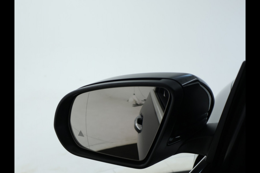 Mercedes-Benz EQA 250+ AMG Line LIMITED | Trekhaak | Parkeerpakket met achteruitrijcamera | KEYLESS-GO comfort pakket | EASY PACK achterklep | Sfeerverlichting | Dodehoekassistent | Premium pakket |