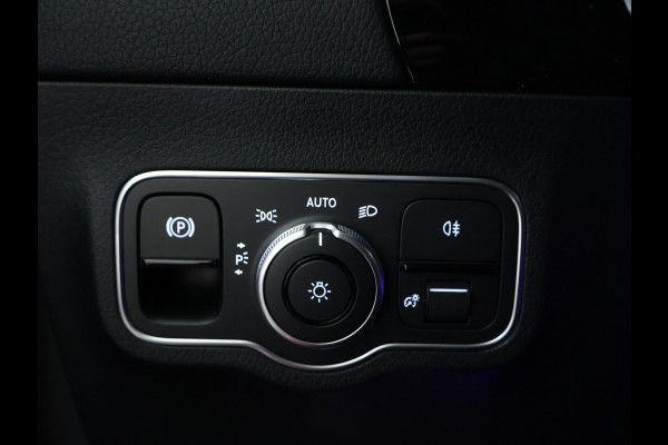 Mercedes-Benz EQA 250+ AMG Line LIMITED | Trekhaak | Parkeerpakket met achteruitrijcamera | KEYLESS-GO comfort pakket | EASY PACK achterklep | Sfeerverlichting | Dodehoekassistent | Premium pakket |