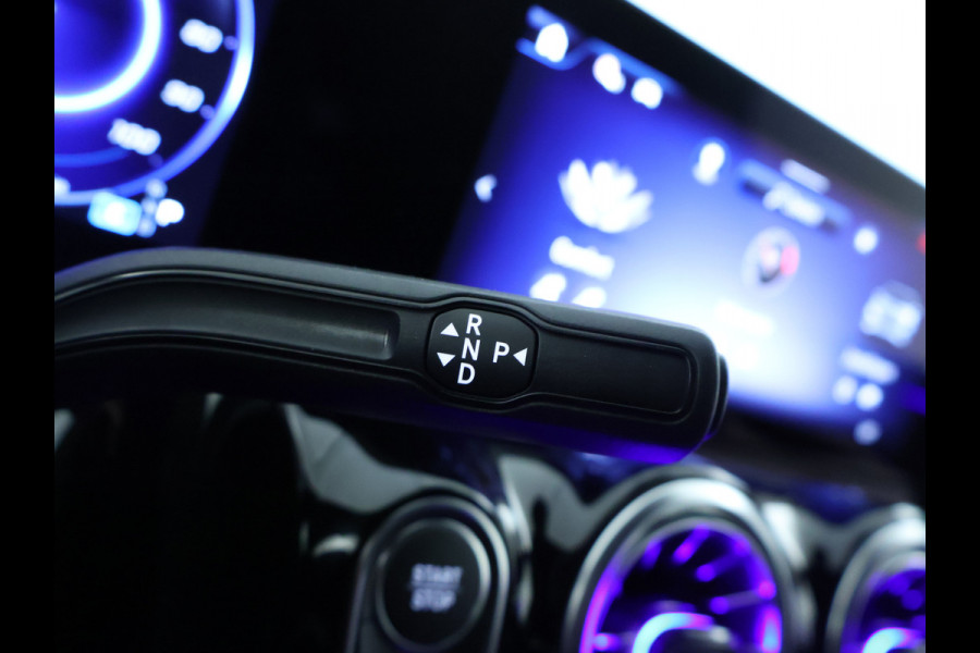 Mercedes-Benz EQA 250+ AMG Line LIMITED | Trekhaak | Parkeerpakket met achteruitrijcamera | KEYLESS-GO comfort pakket | EASY PACK achterklep | Sfeerverlichting | Dodehoekassistent | Premium pakket |