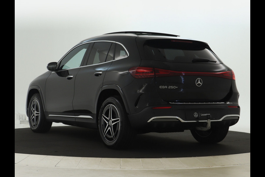 Mercedes-Benz EQA 250+ AMG Line LIMITED | Trekhaak | Parkeerpakket met achteruitrijcamera | KEYLESS-GO comfort pakket | EASY PACK achterklep | Sfeerverlichting | Dodehoekassistent | Premium pakket |