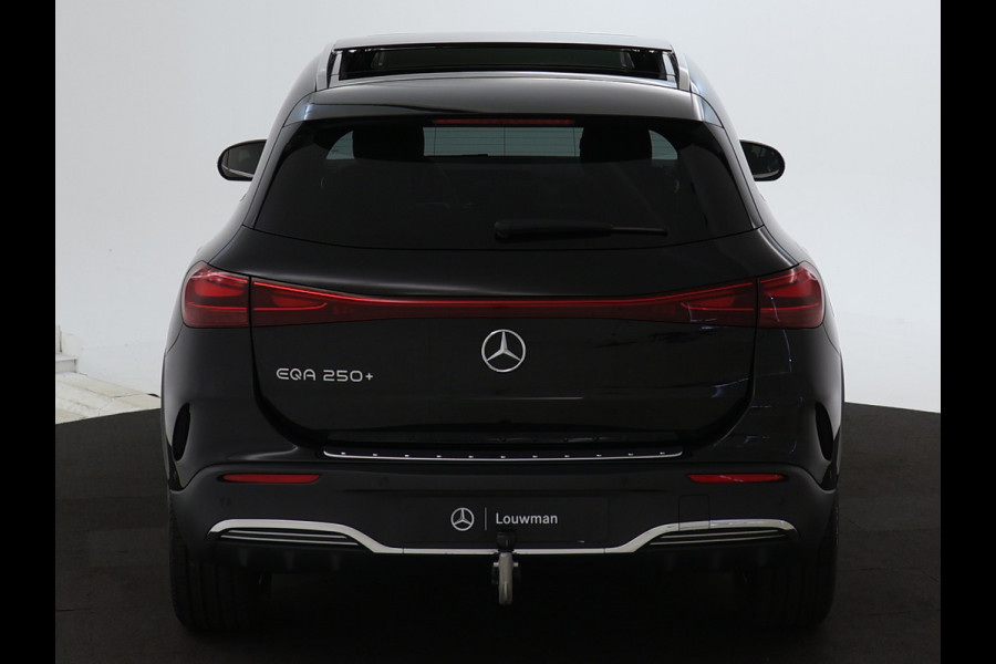 Mercedes-Benz EQA 250+ AMG Line LIMITED | Trekhaak | Parkeerpakket met achteruitrijcamera | KEYLESS-GO comfort pakket | EASY PACK achterklep | Sfeerverlichting | Dodehoekassistent | Premium pakket |