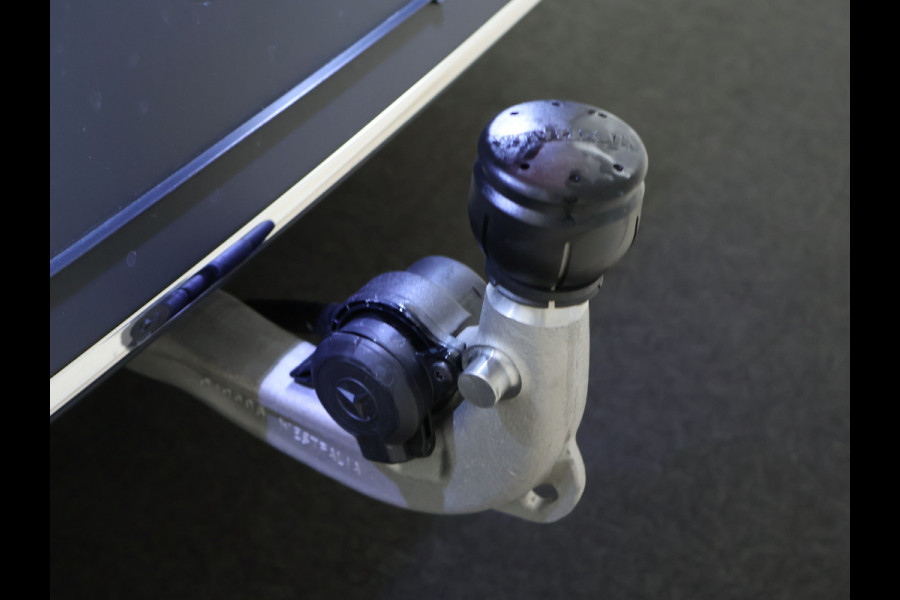 Mercedes-Benz EQA 250+ AMG Line LIMITED | Trekhaak | Parkeerpakket met achteruitrijcamera | KEYLESS-GO comfort pakket | EASY PACK achterklep | Sfeerverlichting | Dodehoekassistent | Premium pakket |