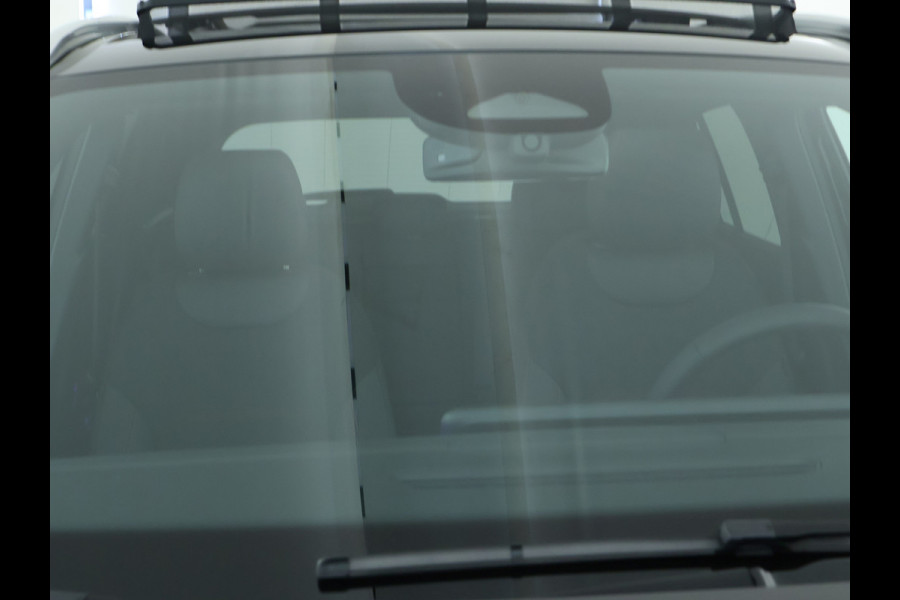 Mercedes-Benz EQA 250+ AMG Line LIMITED | Trekhaak | Parkeerpakket met achteruitrijcamera | KEYLESS-GO comfort pakket | EASY PACK achterklep | Sfeerverlichting | Dodehoekassistent | Premium pakket |