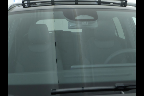 Mercedes-Benz EQA 250+ AMG Line LIMITED | Trekhaak | Parkeerpakket met achteruitrijcamera | KEYLESS-GO comfort pakket | EASY PACK achterklep | Sfeerverlichting | Dodehoekassistent | Premium pakket |