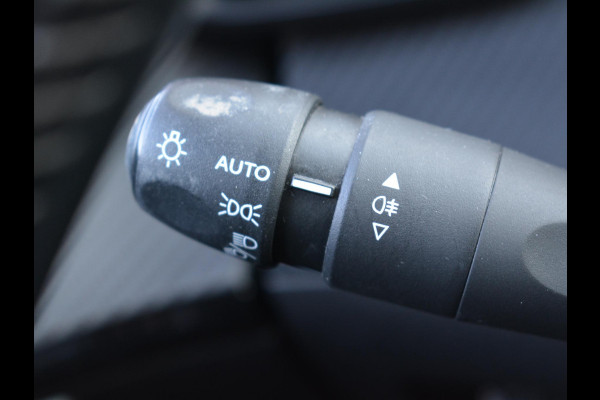 Peugeot 2008 1.2 Turbo 100pk Active | Navigatie | Parkeersensoren achter |