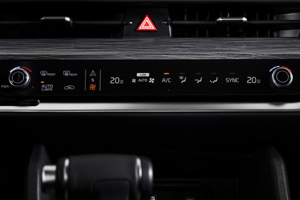 Kia Sportage 1.6 T-GDi MHEV 160 PK DynamicLine - Automaat | Dig. Cockpit | Adapt. Cruise | Stuur-+Stuurverw. | PDC | Camera | NAV + App. Connect | ECC | LM 17" | 2761